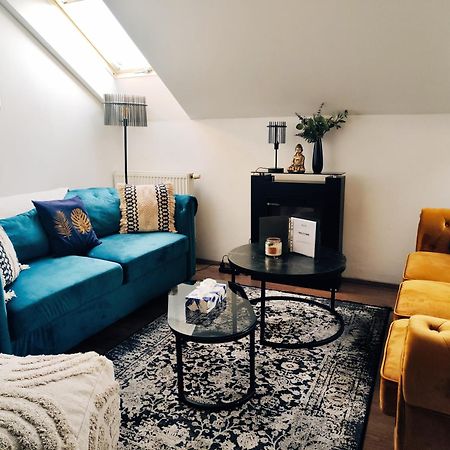 Spacious Flat & Parking Possibility, 3 Stops To Wenceslav Square Prague Extérieur photo