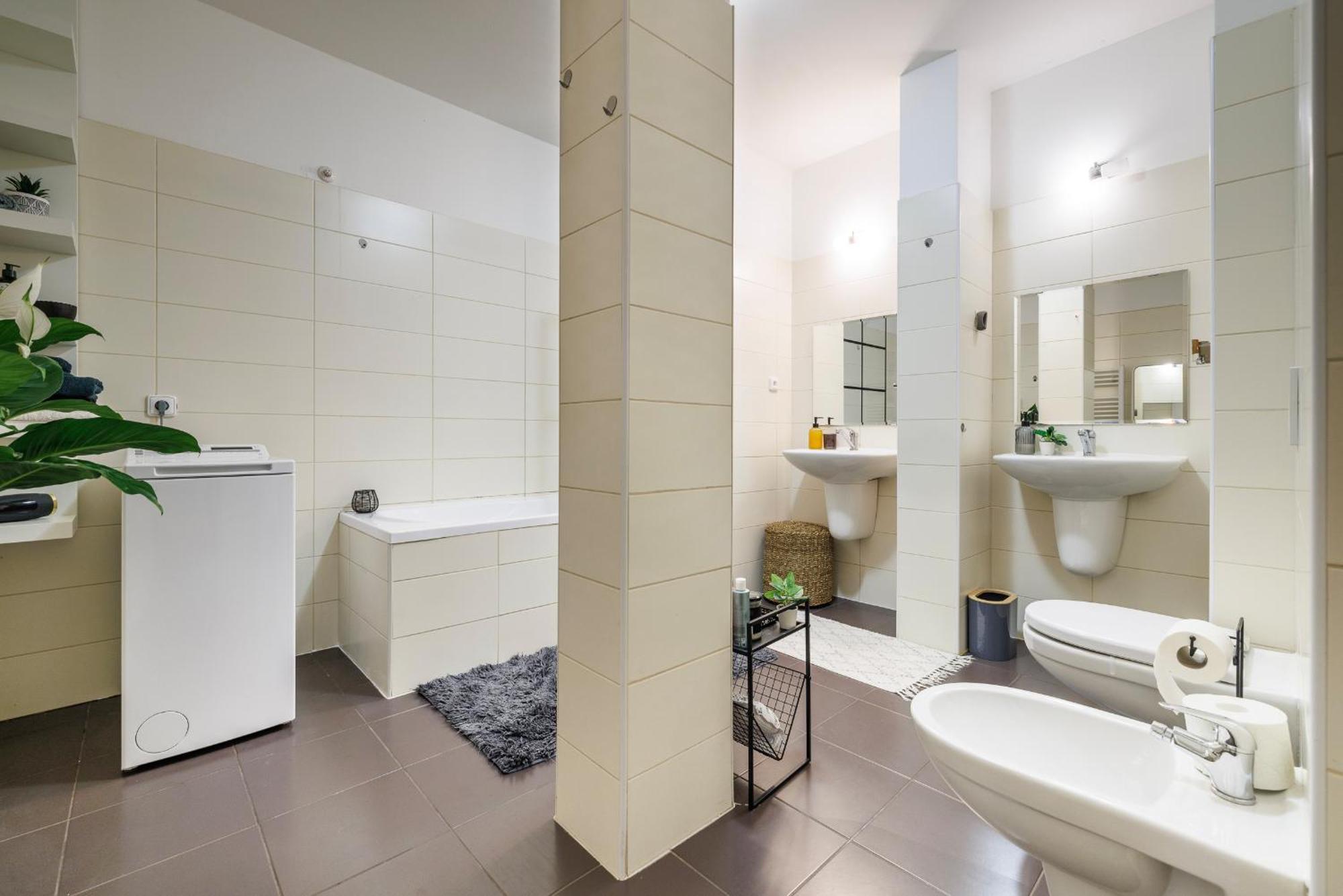 Spacious Flat & Parking Possibility, 3 Stops To Wenceslav Square Prague Extérieur photo