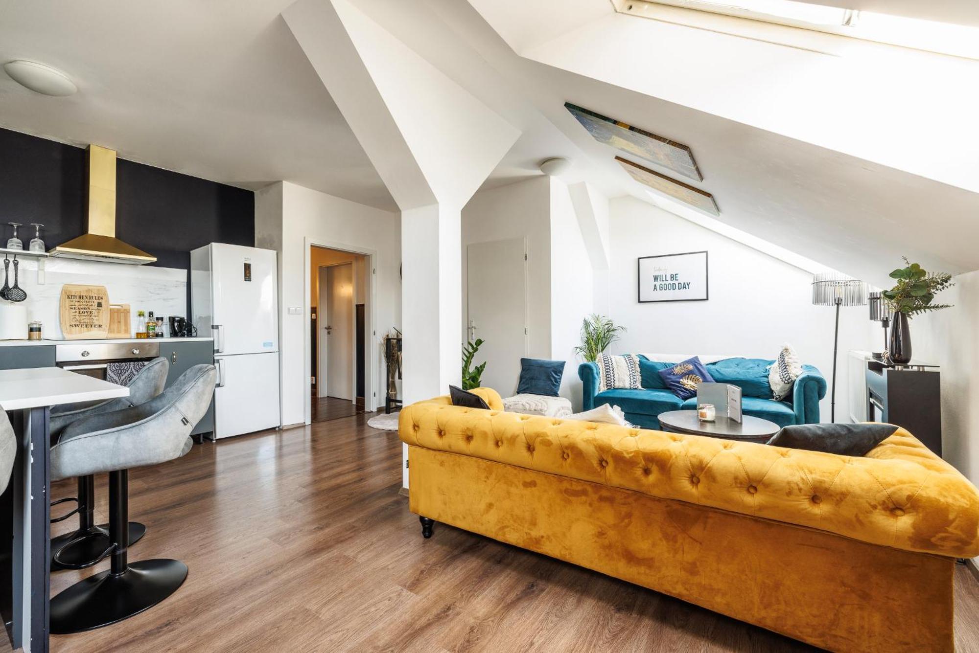 Spacious Flat & Parking Possibility, 3 Stops To Wenceslav Square Prague Extérieur photo