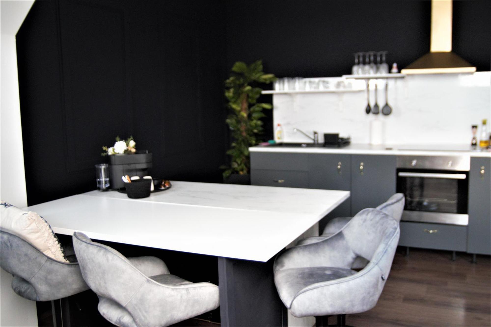 Spacious Flat & Parking Possibility, 3 Stops To Wenceslav Square Prague Extérieur photo